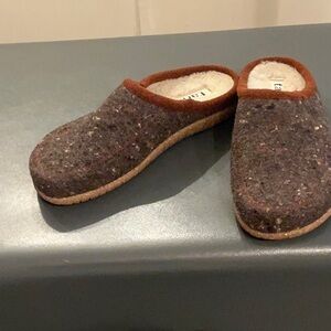 Taos Footwear Brown Clogs Cozy Mules